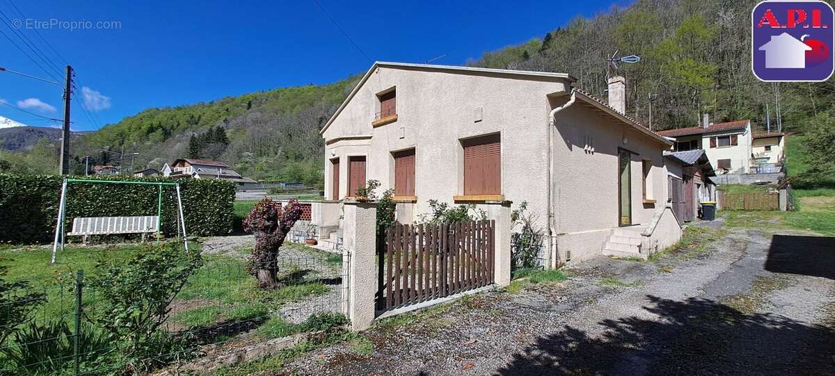 Maison à MONTFERRIER