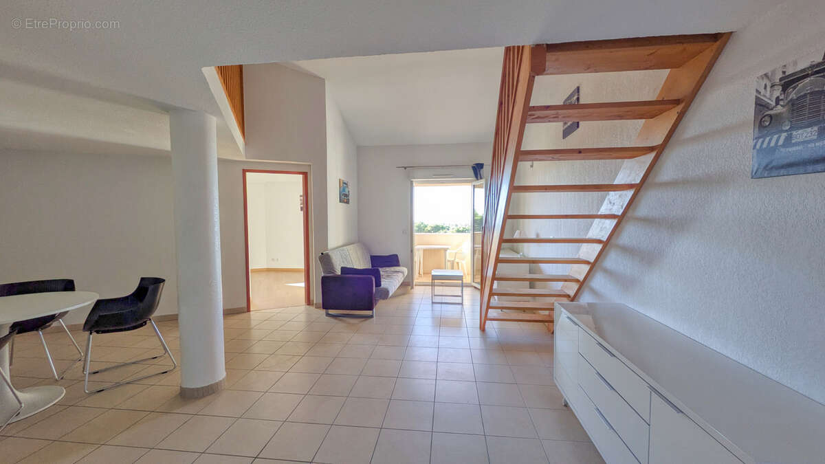 Appartement à SIGNES