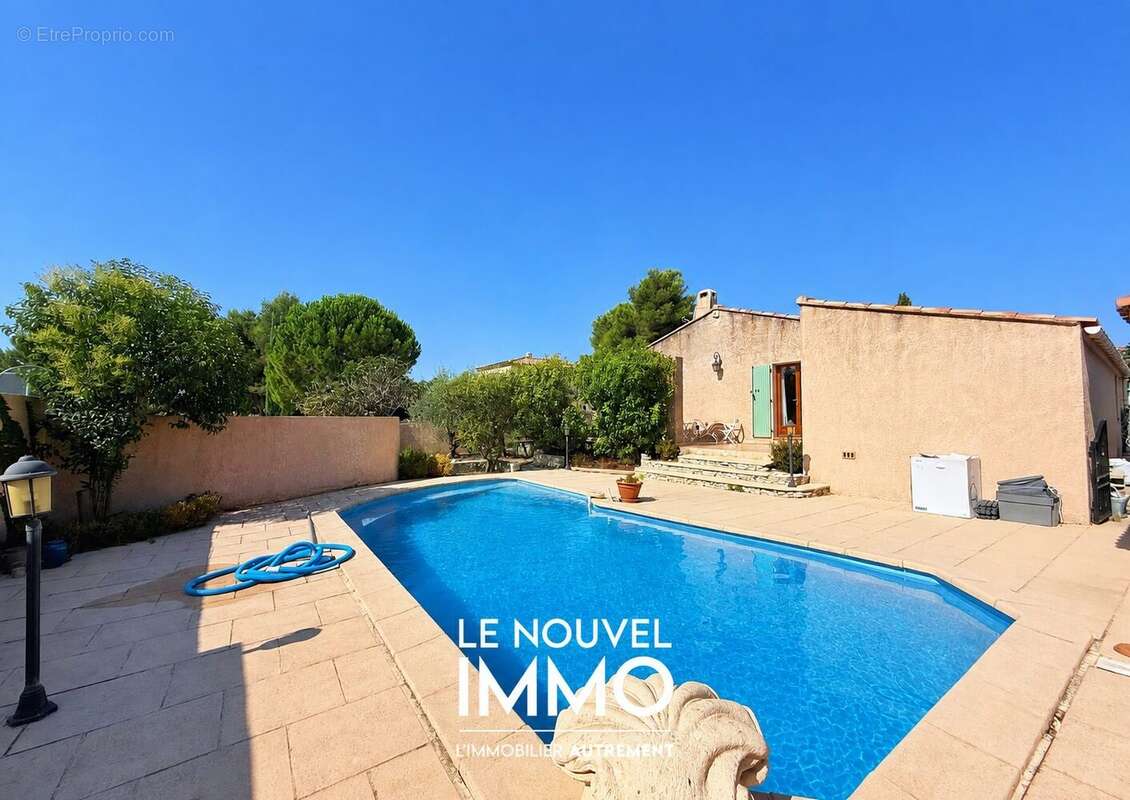Maison 121 m² à Rognac  - photo 2