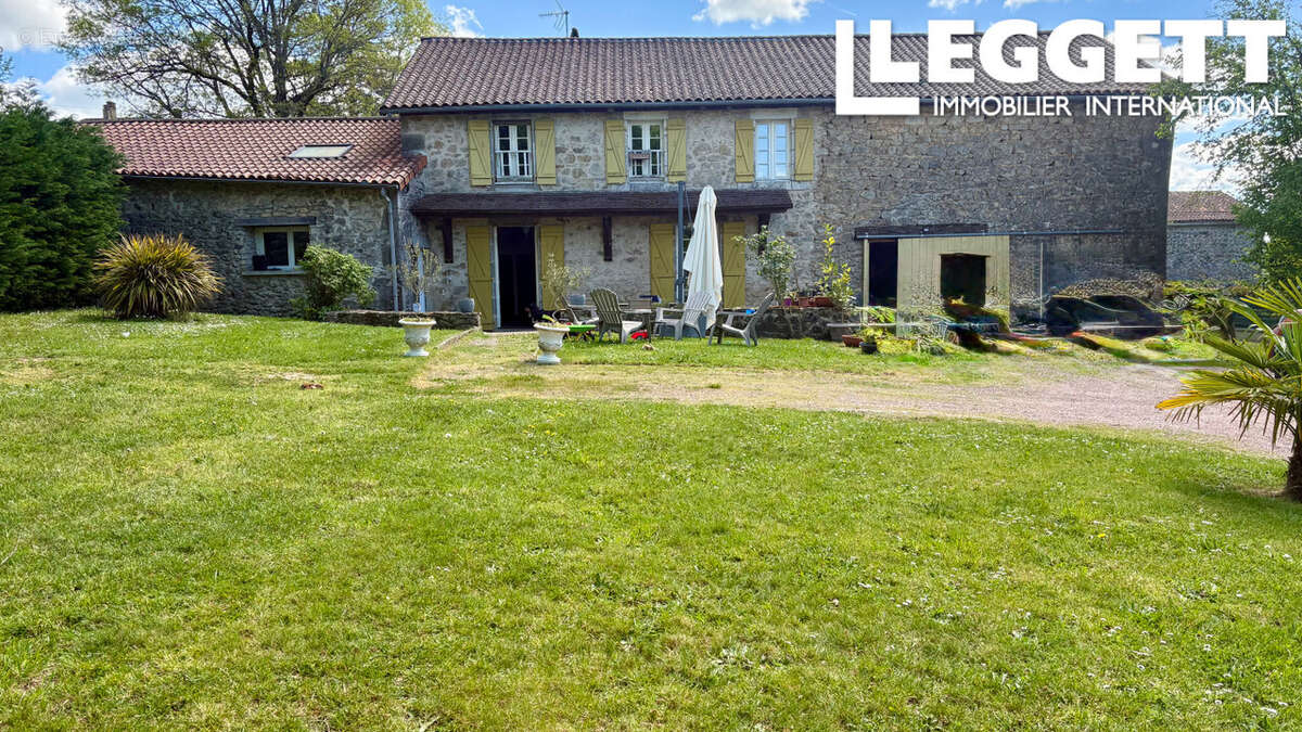 Maison à ABJAT-SUR-BANDIAT