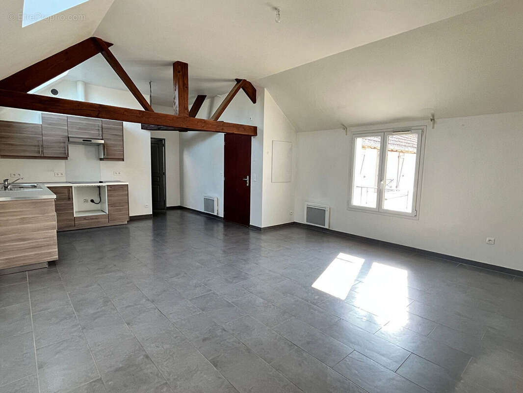 Appartement à MERY-SUR-OISE