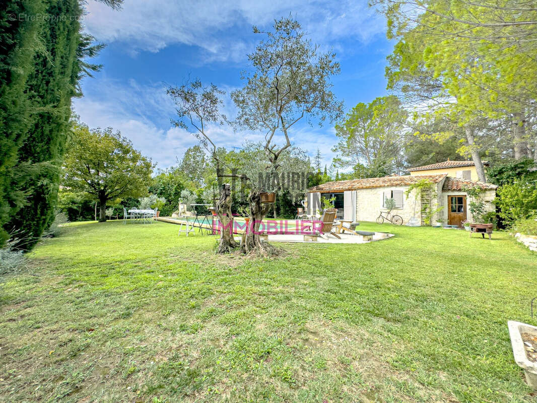 Maison à PERNES-LES-FONTAINES