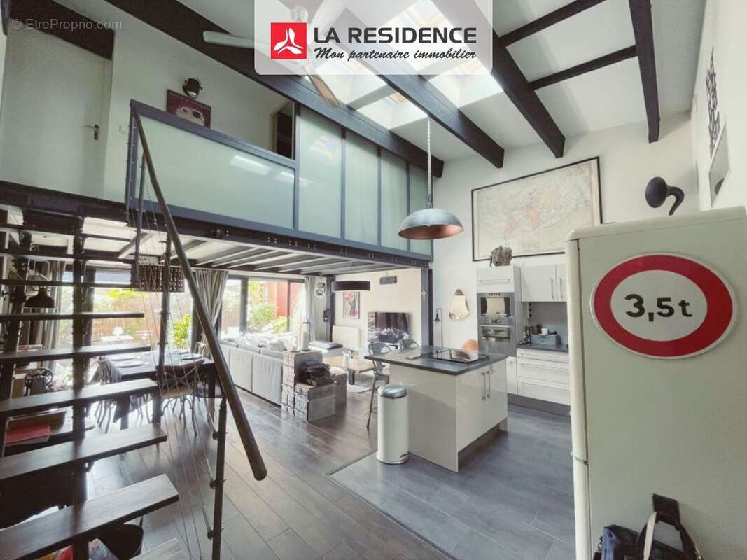 Appartement à SARTROUVILLE