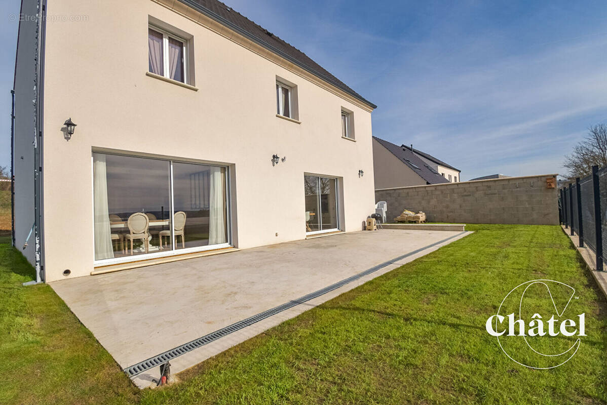 Maison à MONTATAIRE