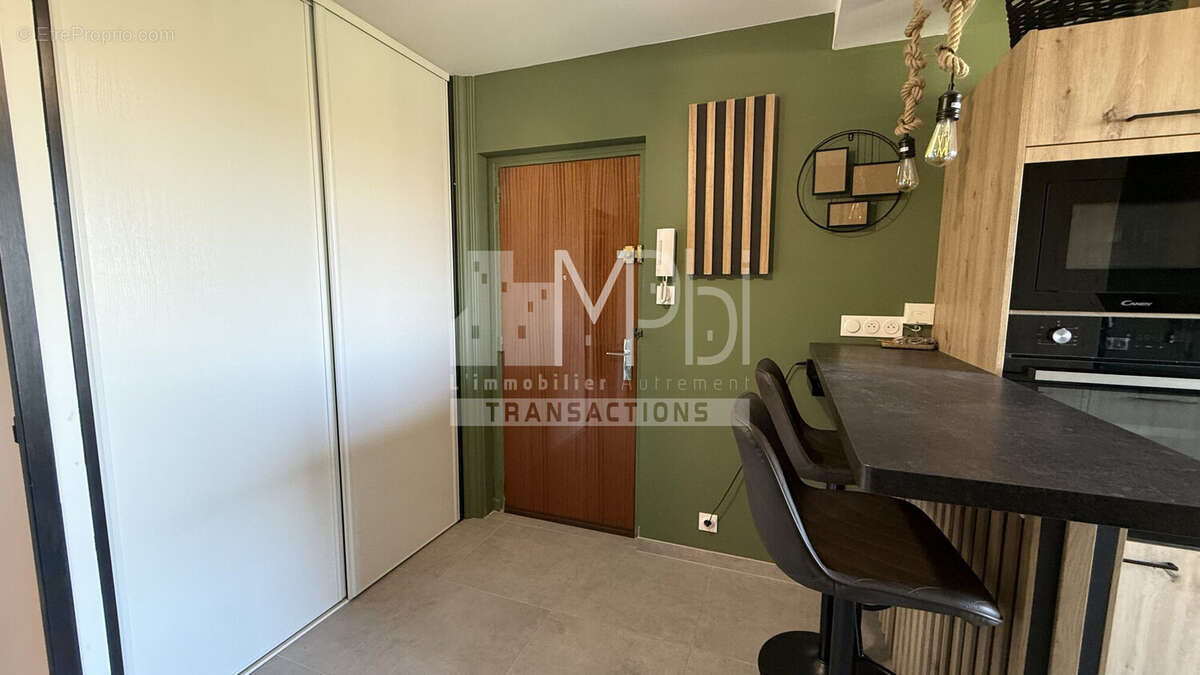 Appartement à PERONNAS