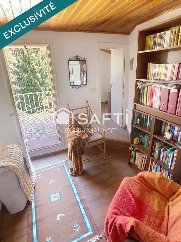 Maison 90 m² à Saint-Laurent-De-Cerdans  - photo 6