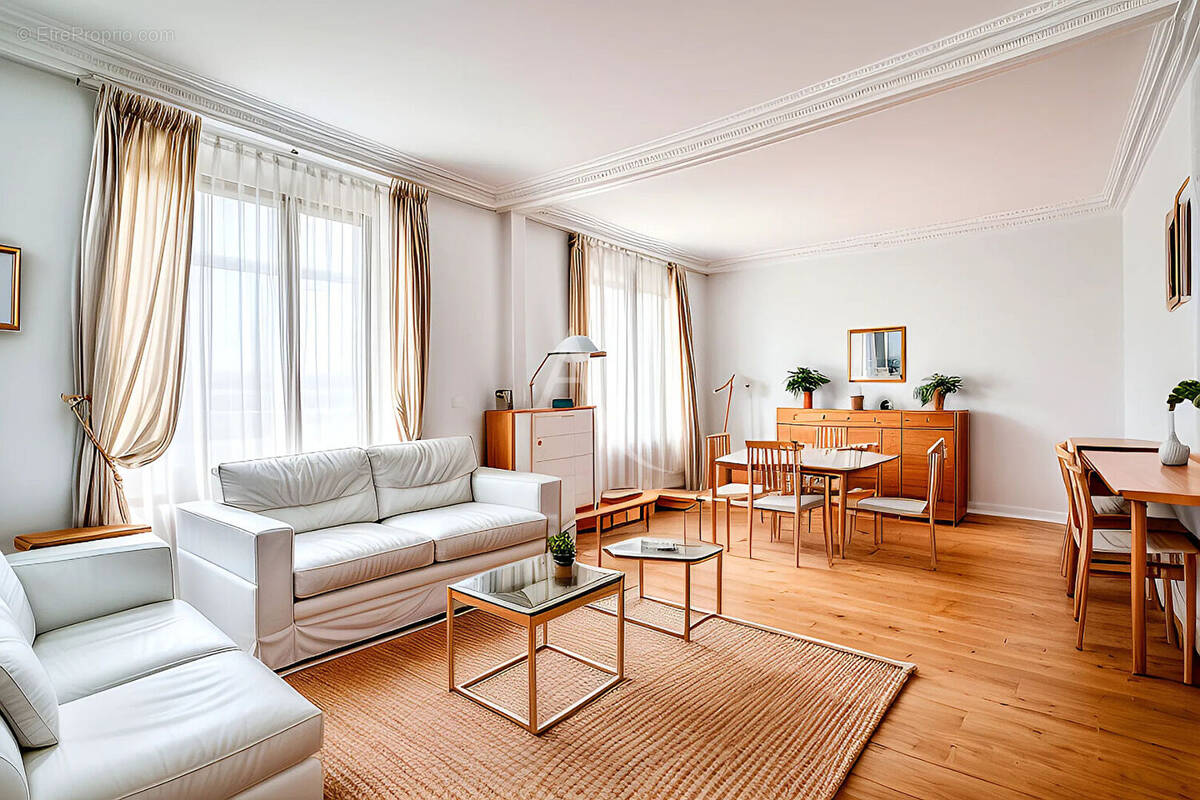 Appartement à PARIS-15E