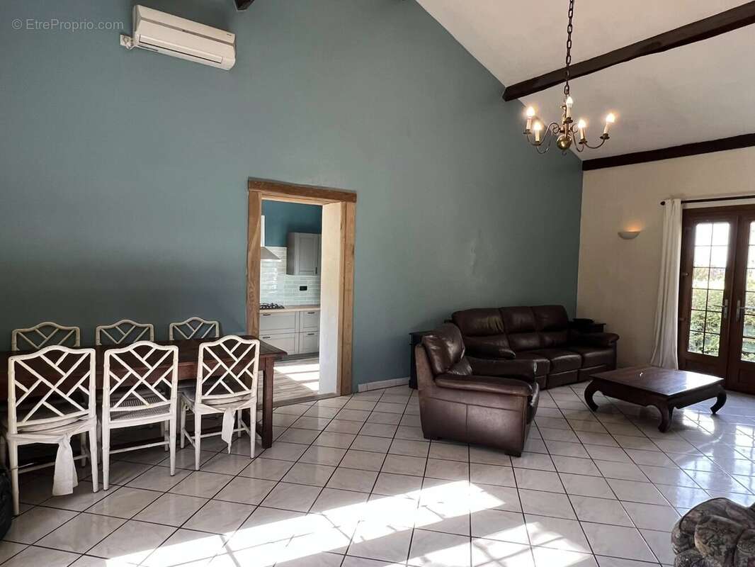 Maison à CHAMPNIERS-ET-REILHAC