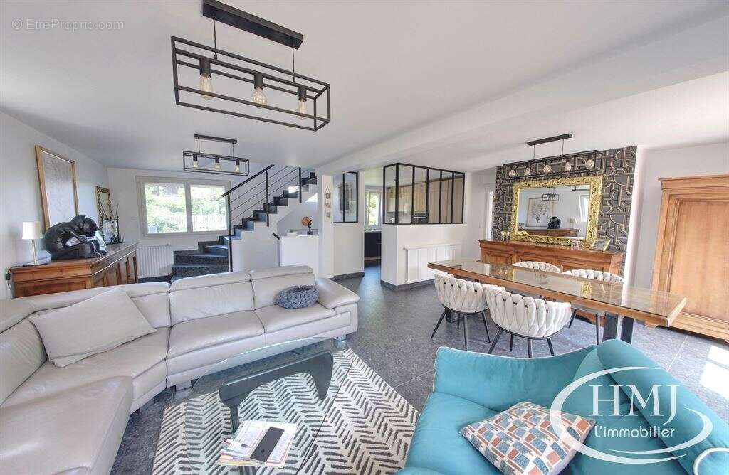 Maison à COURCOURONNES