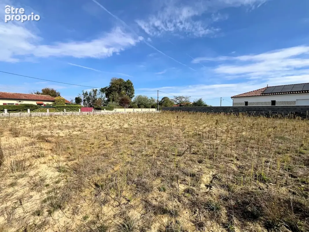 Terrain constructible de 1000m² clôturé - photo 4