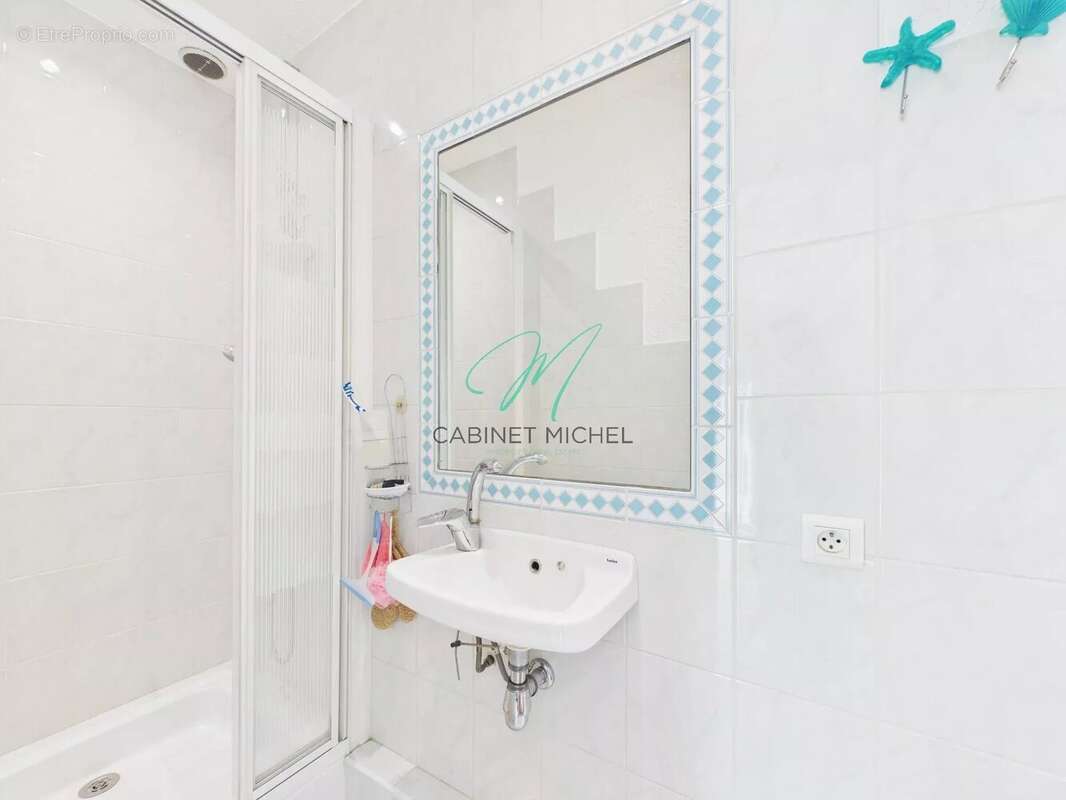 Appartement à ROQUEFORT-LES-PINS