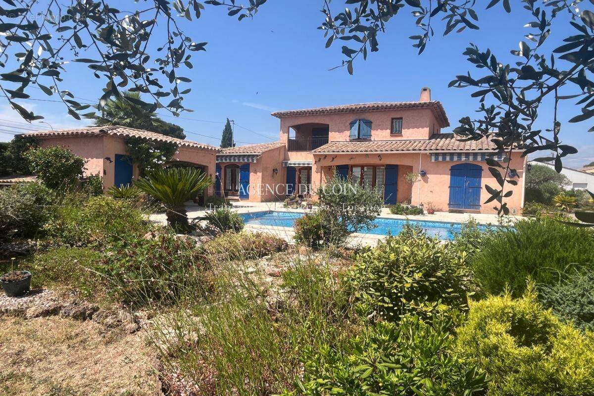 Maison à LE MUY