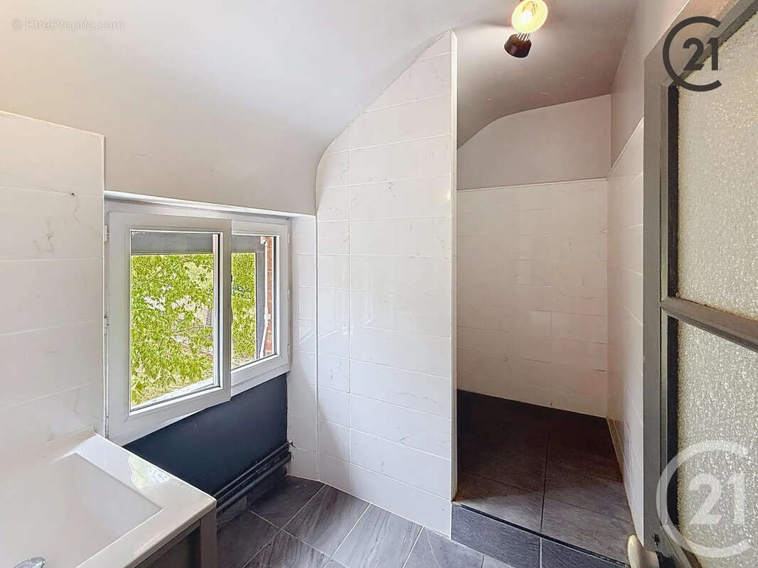 Maison 93 m² à Mont-Saint-Sulpice  - photo 9