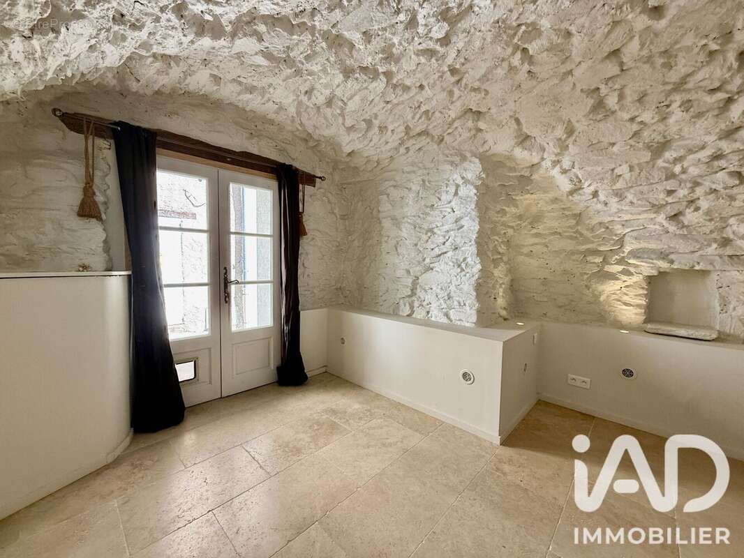 Maison 190 m² à La Garde-Freinet  - photo 7