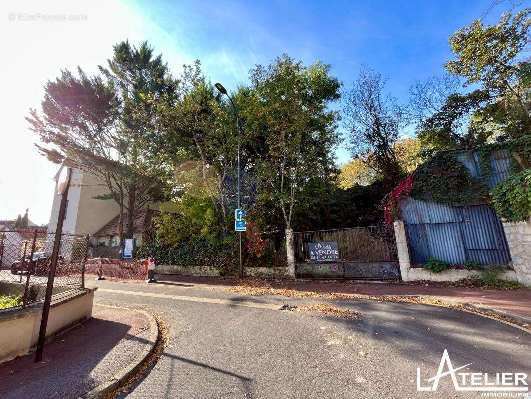 Terrain à SAINT-GERMAIN-EN-LAYE