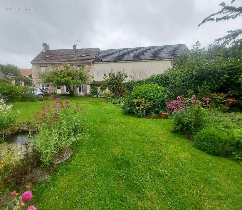 Maison à HEROUVILLE