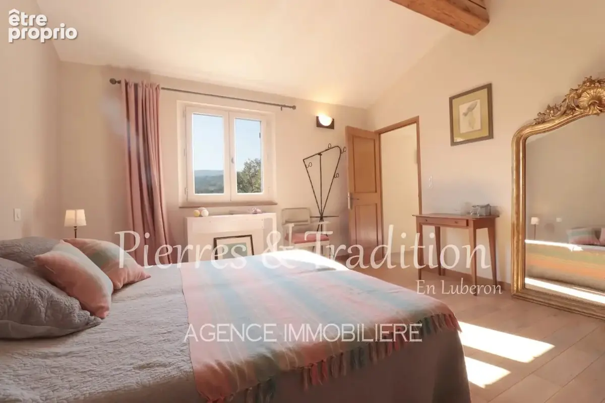 Propriété rénovée au coeur du Luberon avec piscine, cabanons et vignes - photo 10