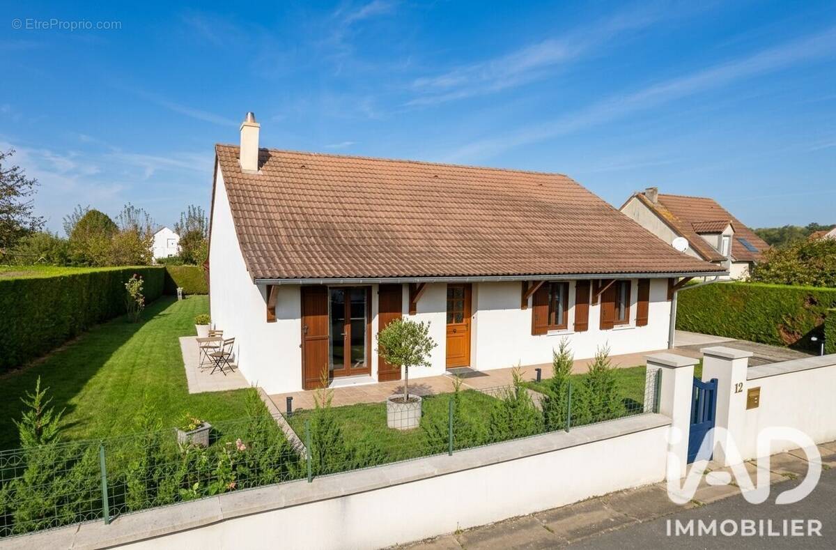 Photo 1 - Maison à SAINT-PREST