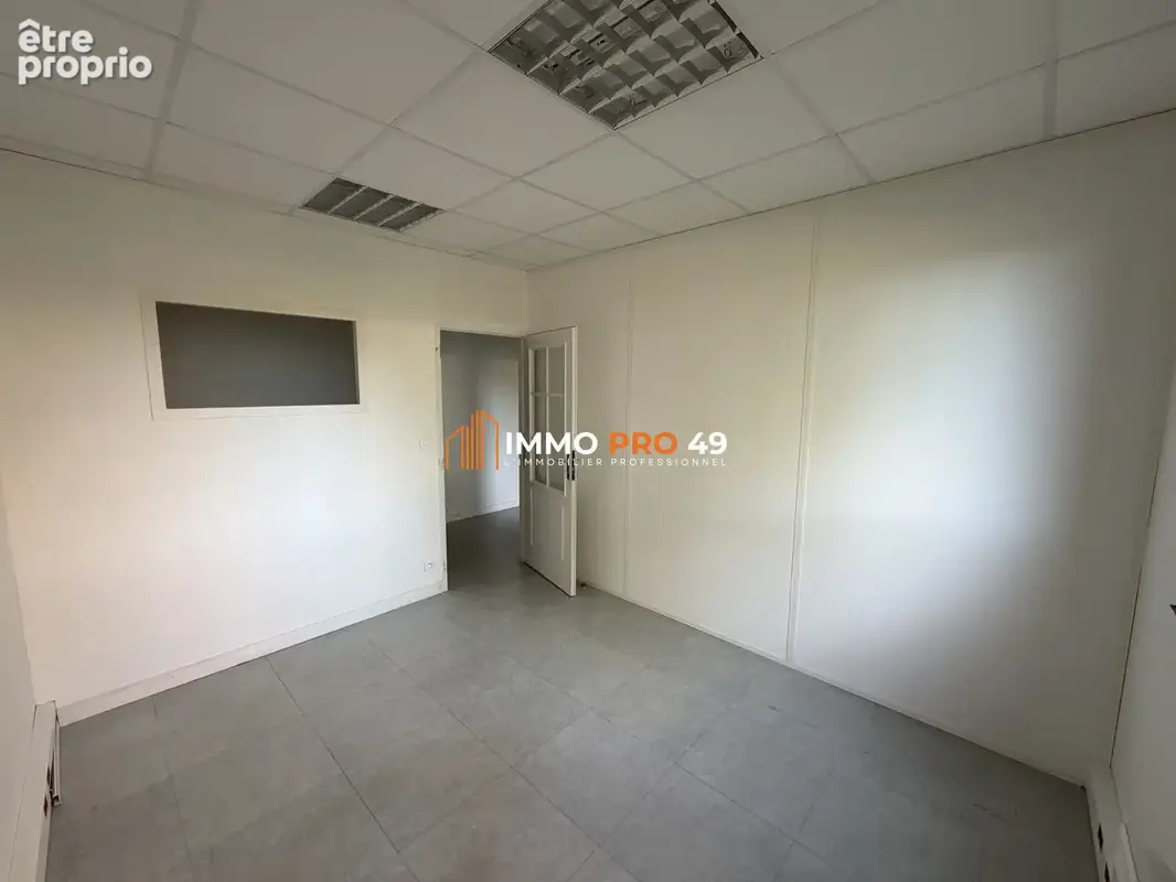 Commerce 90 m² à vendre à Les Herbiers (85500) - photo 3