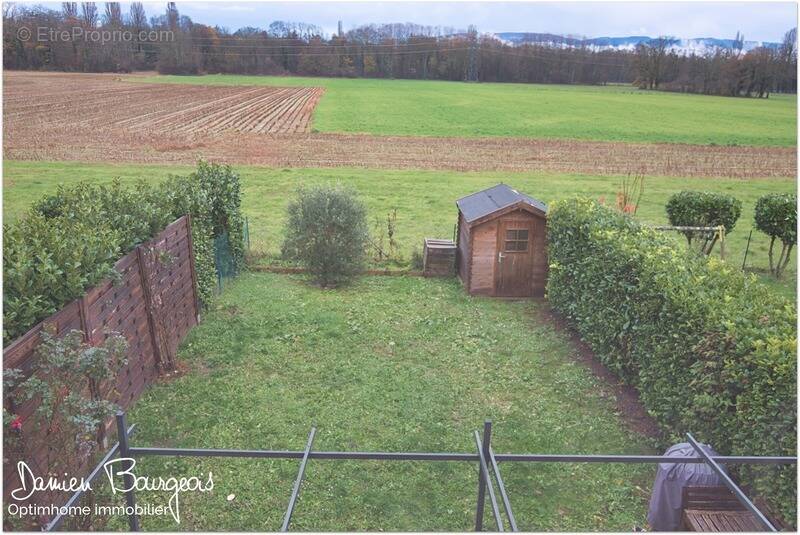 Maison à SAINT-GENIS-POUILLY