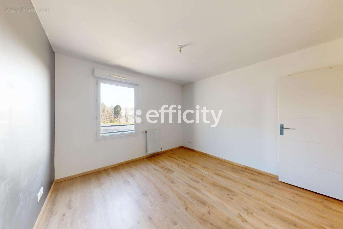 Appartement à SAINT-GENIS-LAVAL