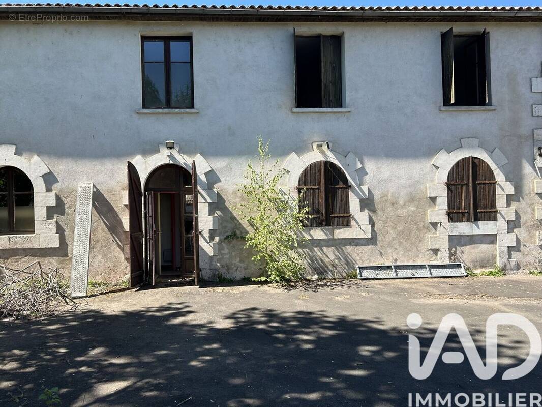 Photo 1 - Maison à CONFOLENS