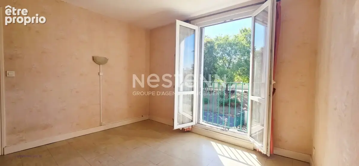 Appartement 4 pièces 3 chambres à Etampes RER C et TER direct Paris Austrerlitz en 30 minutes, tout commerces et écoles à pieds - photo 3