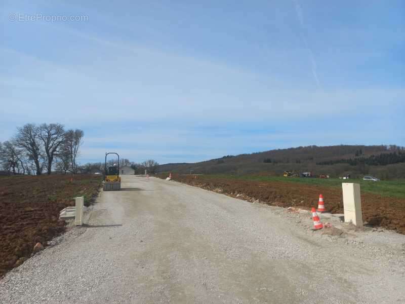 Terrain à HERICOURT
