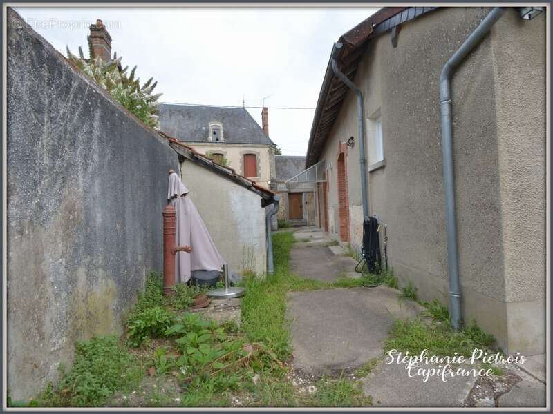 Maison à NEUVY-SUR-BARANGEON