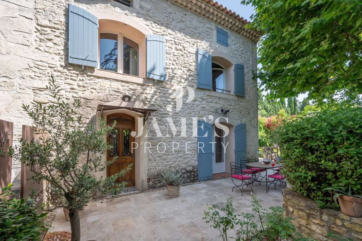 Maison 450 m² à Saint-Remy-De-Provence  - photo 4