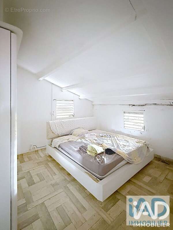 Maison 140 m² à Saint-Claude  - photo 7