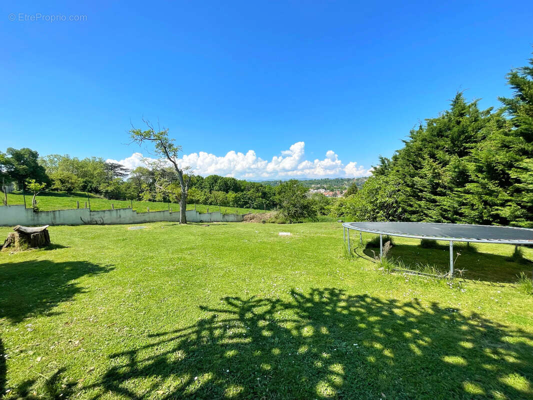 Maison à SAINT-GENIS-LAVAL