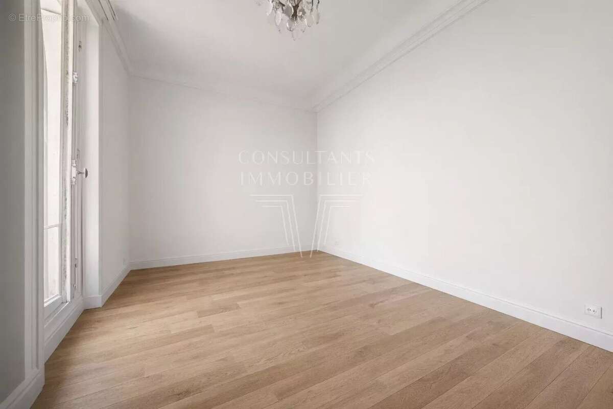 Appartement à NEUILLY-SUR-SEINE