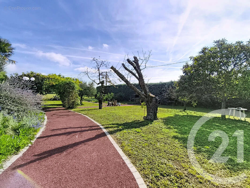 Maison à REVENTIN-VAUGRIS