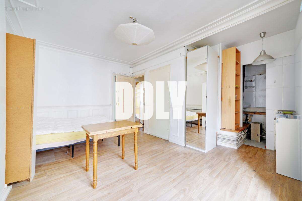 Appartement à PARIS-14E