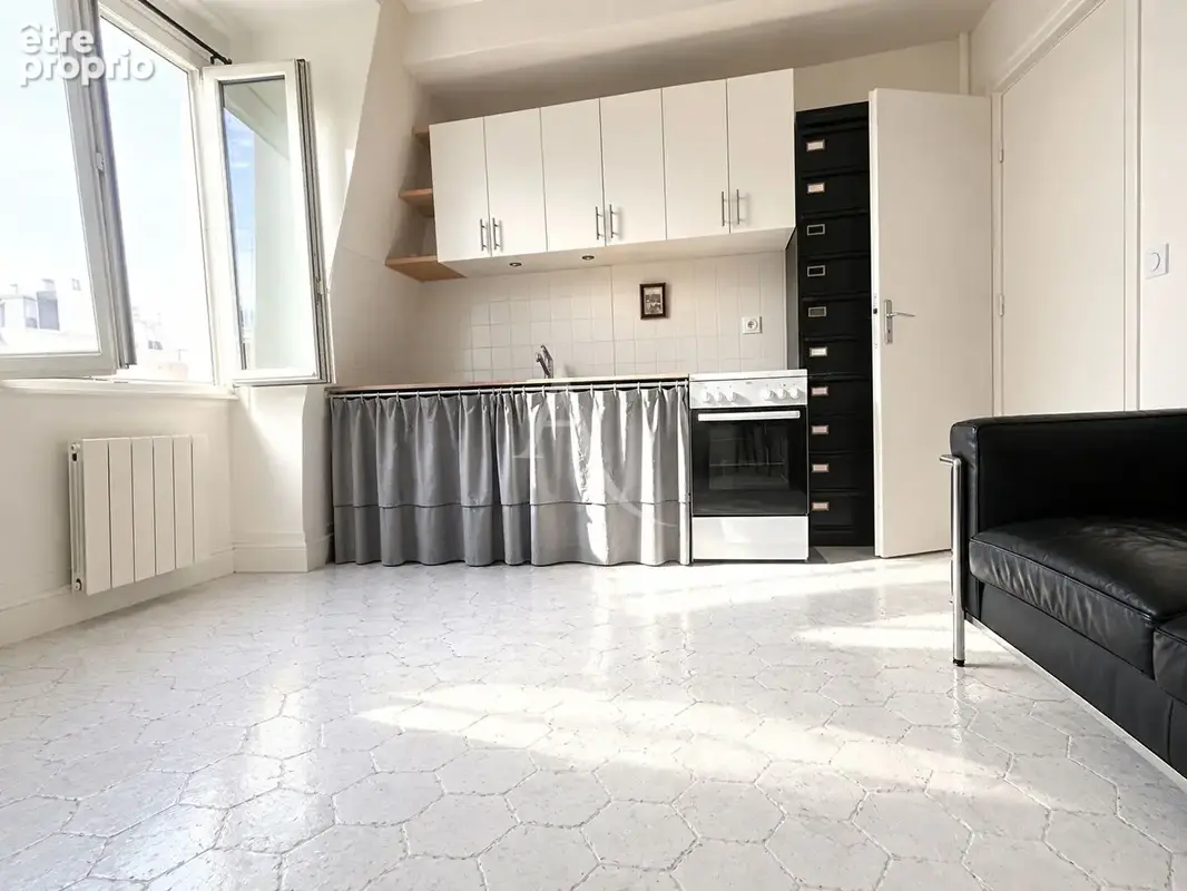 Appartement plein de charme 11e - photo 3