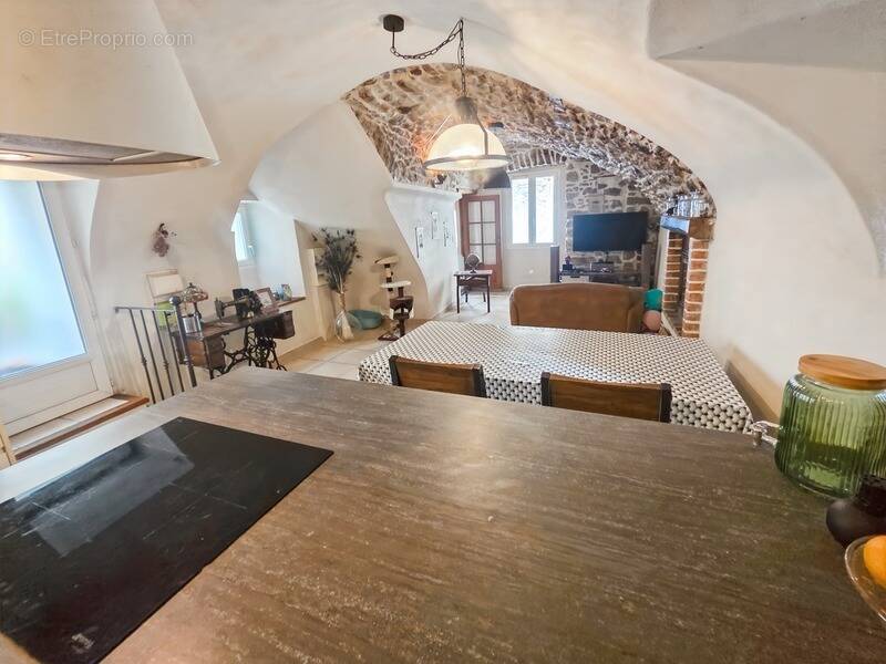 Maison à LAVAL-PRADEL