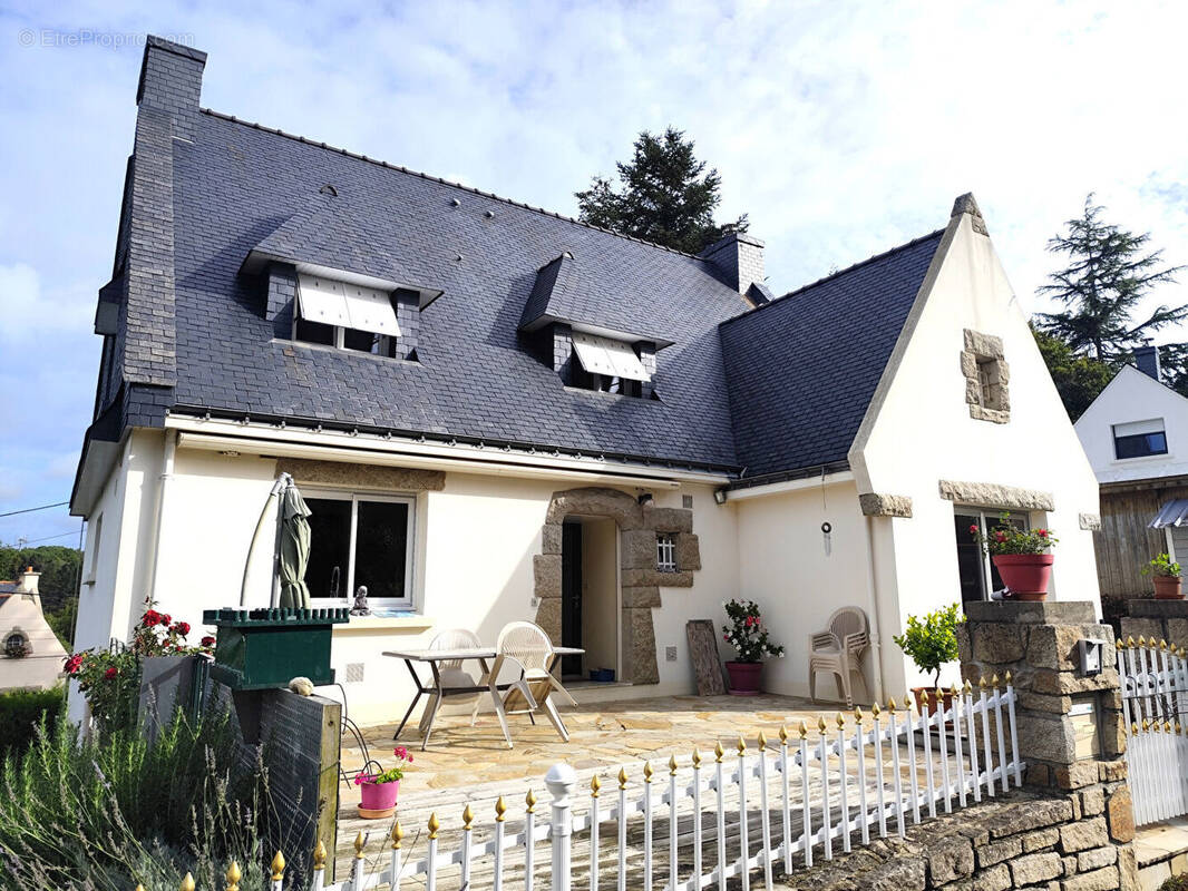 Maison à PLOUGOUMELEN