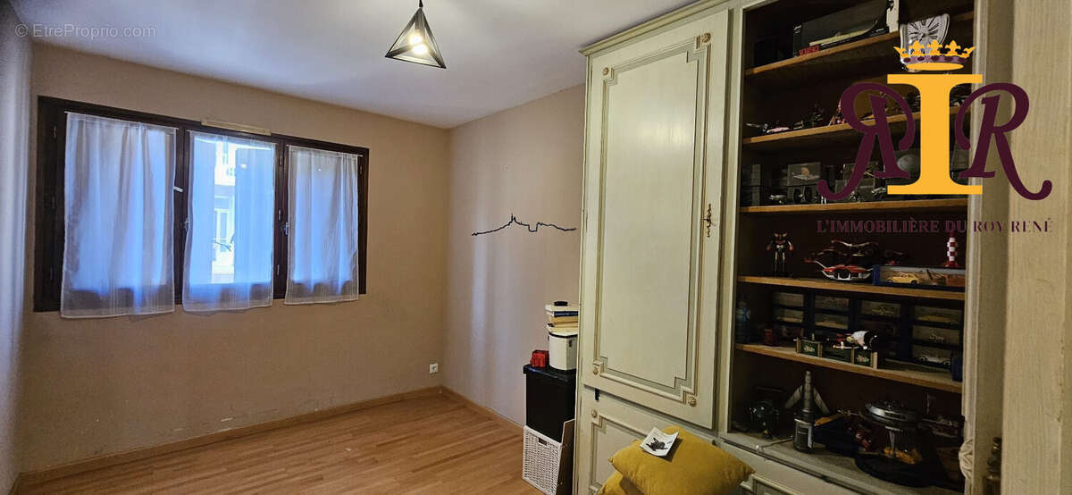 Appartement à MARSEILLE-5E