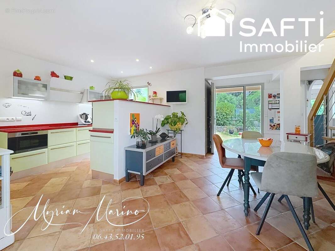 Photo 2 - Maison à FREJUS