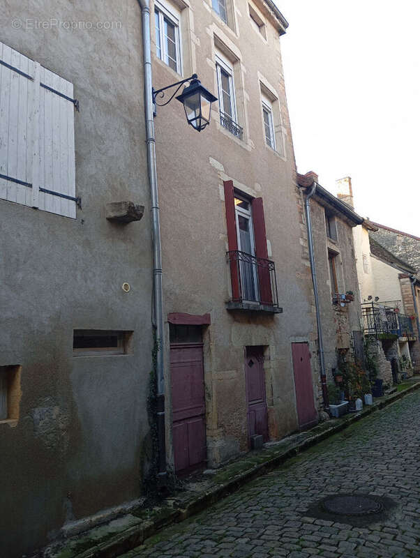 ST GENGOUX, maison de village 150 m² - photo 18