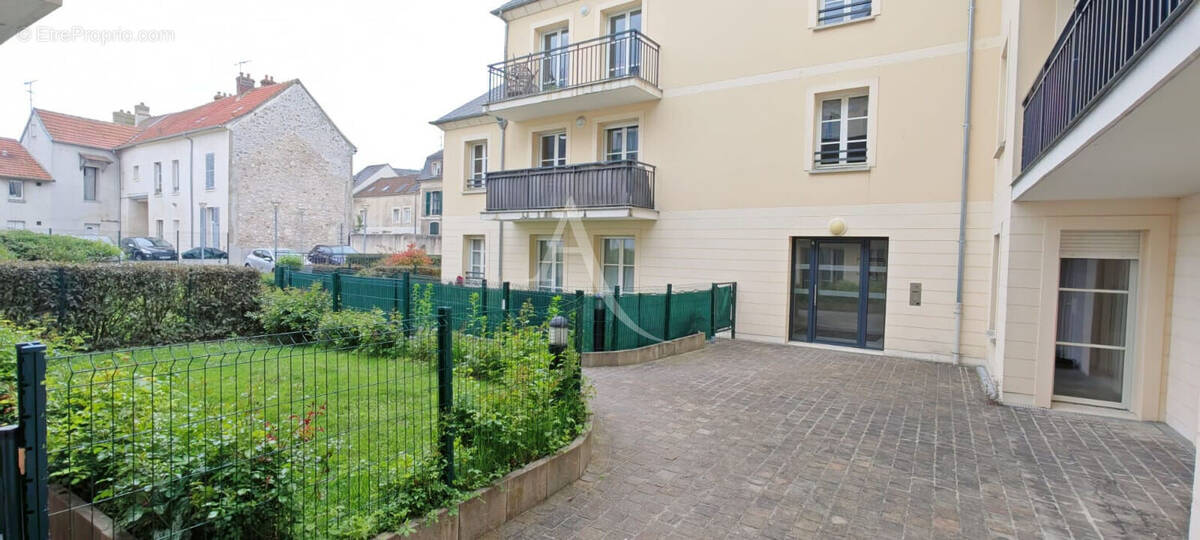 Appartement à LA CHAPELLE-EN-SERVAL