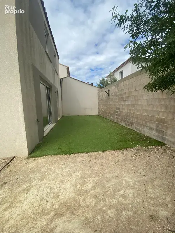 Villa recente  de type 5 sh 95 m2 sur une parcelle de terrain clos de 308 m2 miramas - photo 10