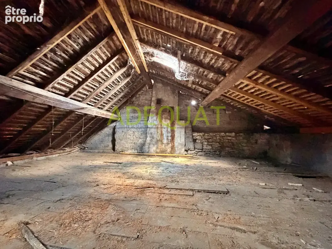APPARTEMENT  T3 au dernier étage avec combles + cave  A RENOVER - photo 6