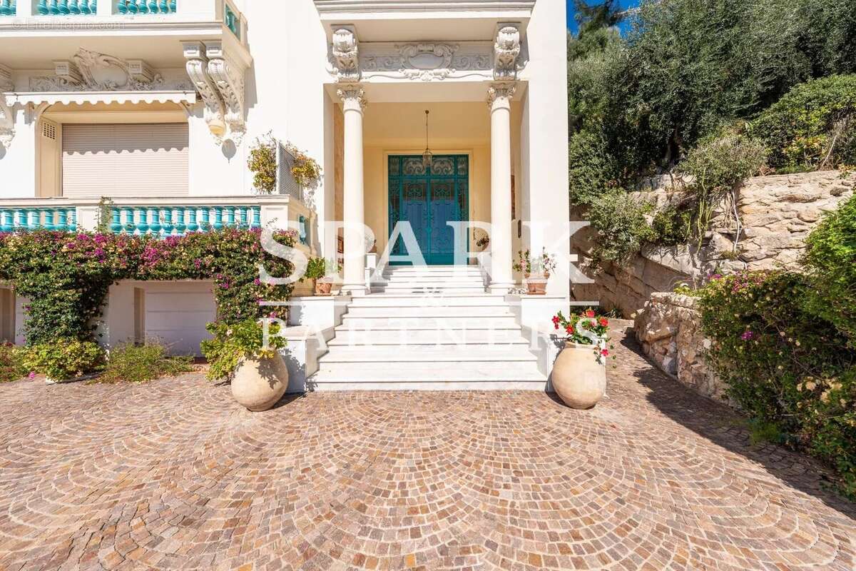 Appartement à BEAULIEU-SUR-MER