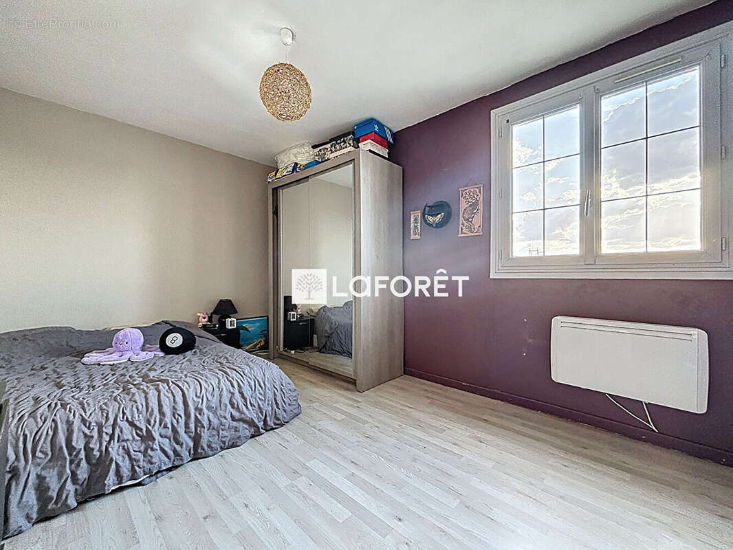 Maison à SAVIGNY-LE-TEMPLE