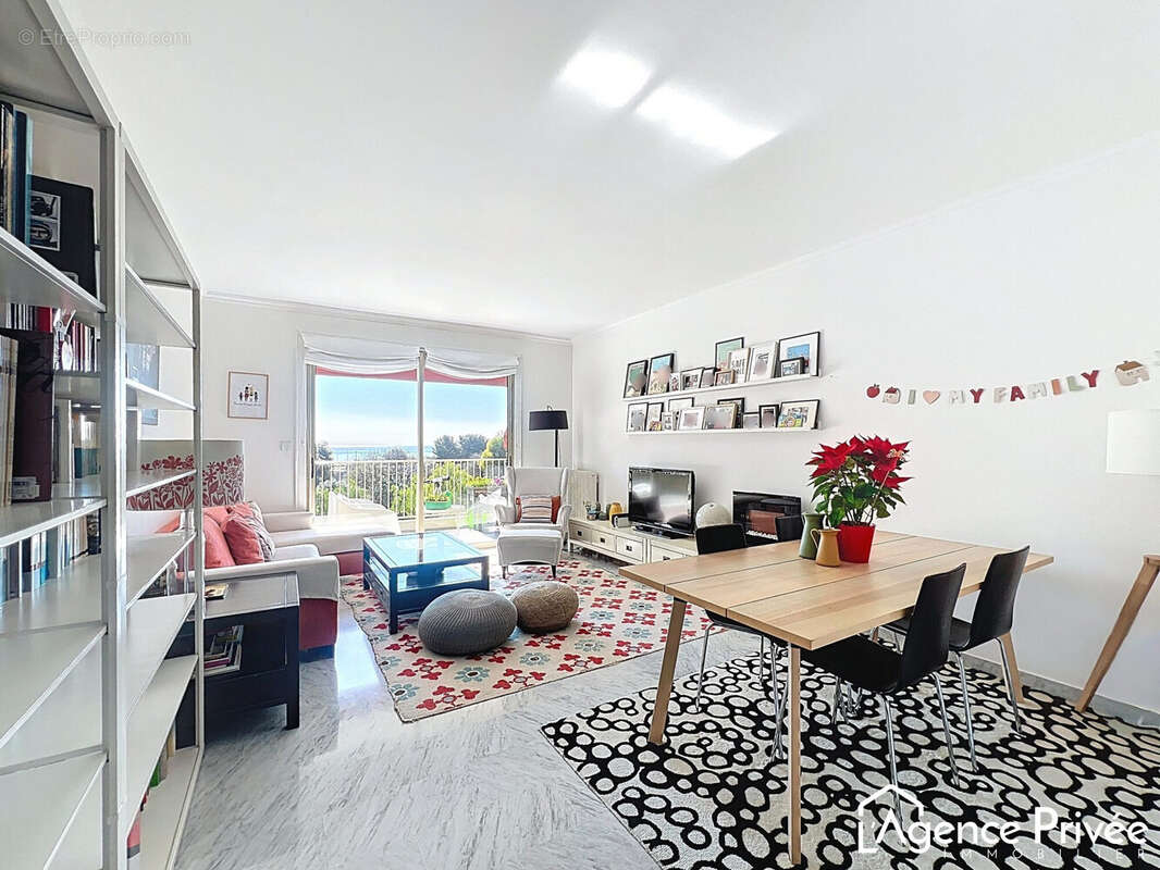 Salon - Appartement à CAGNES-SUR-MER