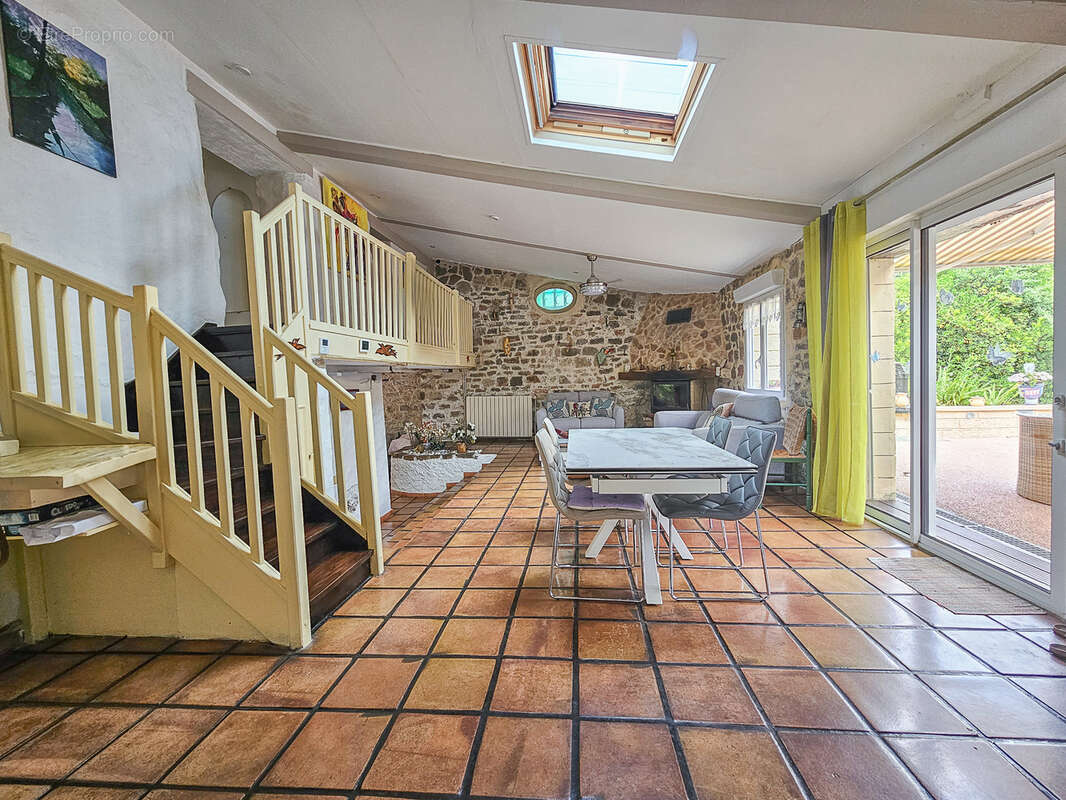 Maison à LORGUES