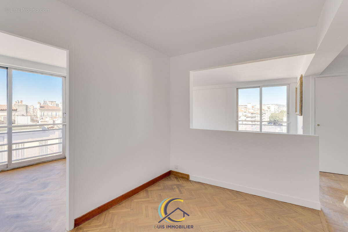 Appartement à MARSEILLE-6E