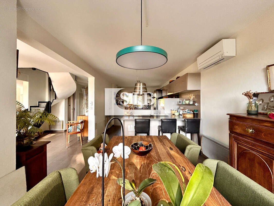 Maison à LA VILLE-DU-BOIS